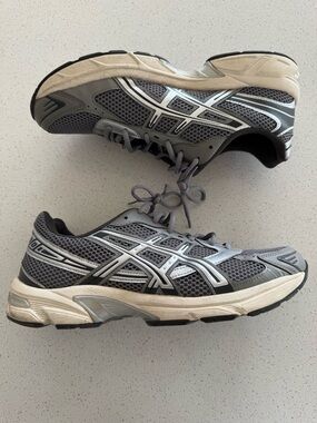 ASICS 1130 Gel-Style Men’s Running Shoes - Gray
